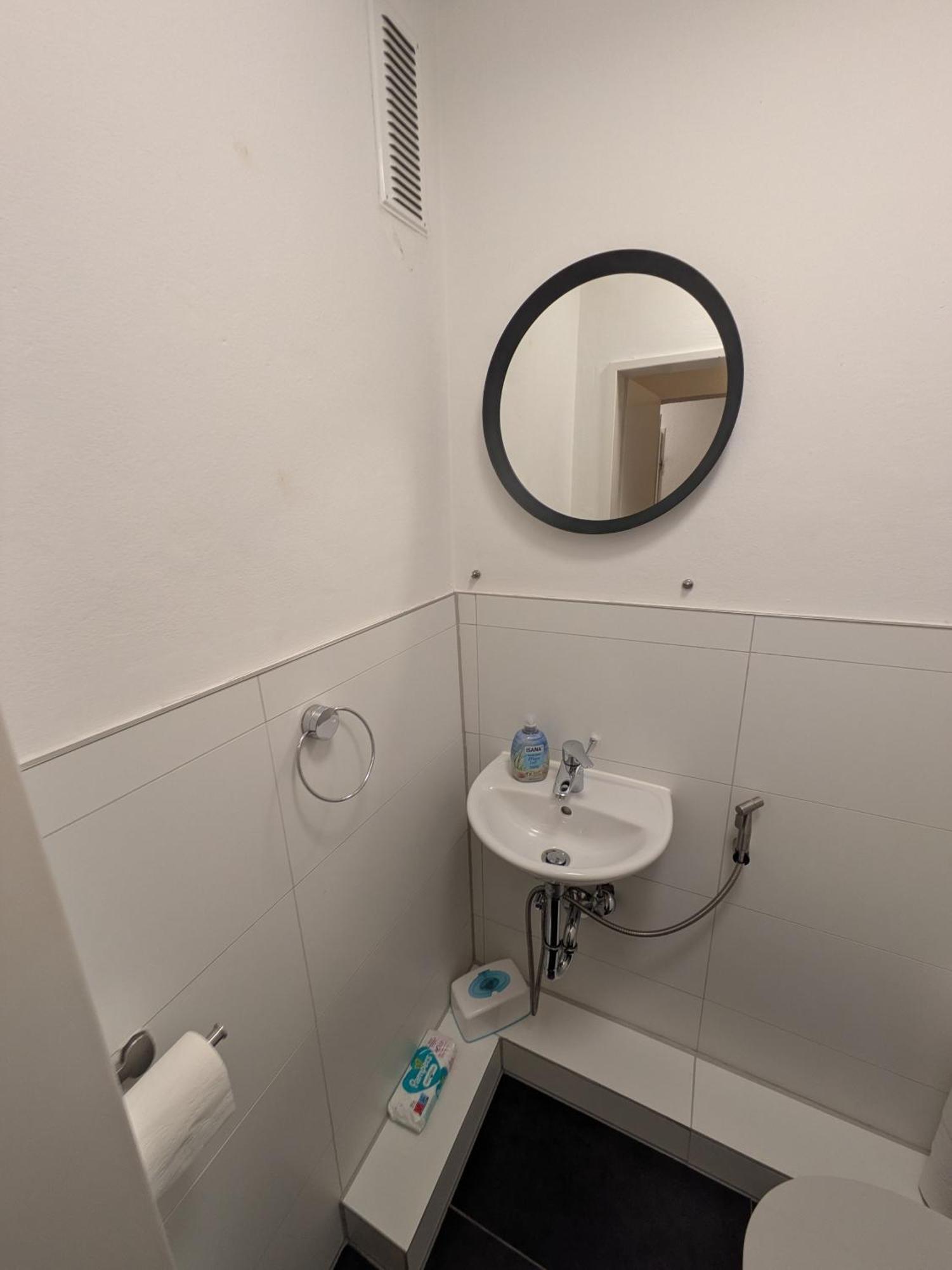 Sunnyside Apartment *